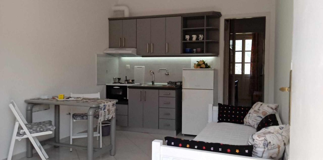 Andros Lighthouse Apartments Mesaria  Eksteriør bilde